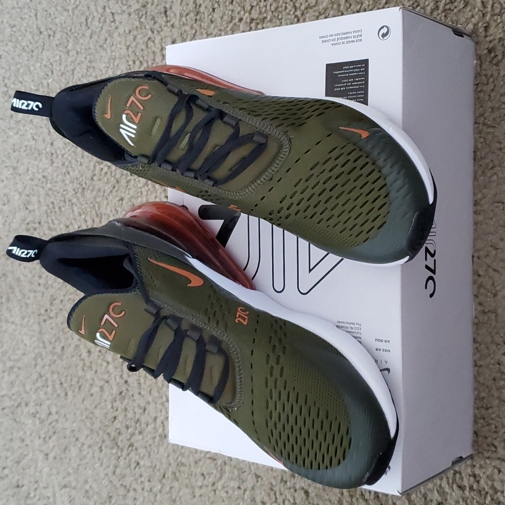 New Air Max 270 - Picture 3 of 7